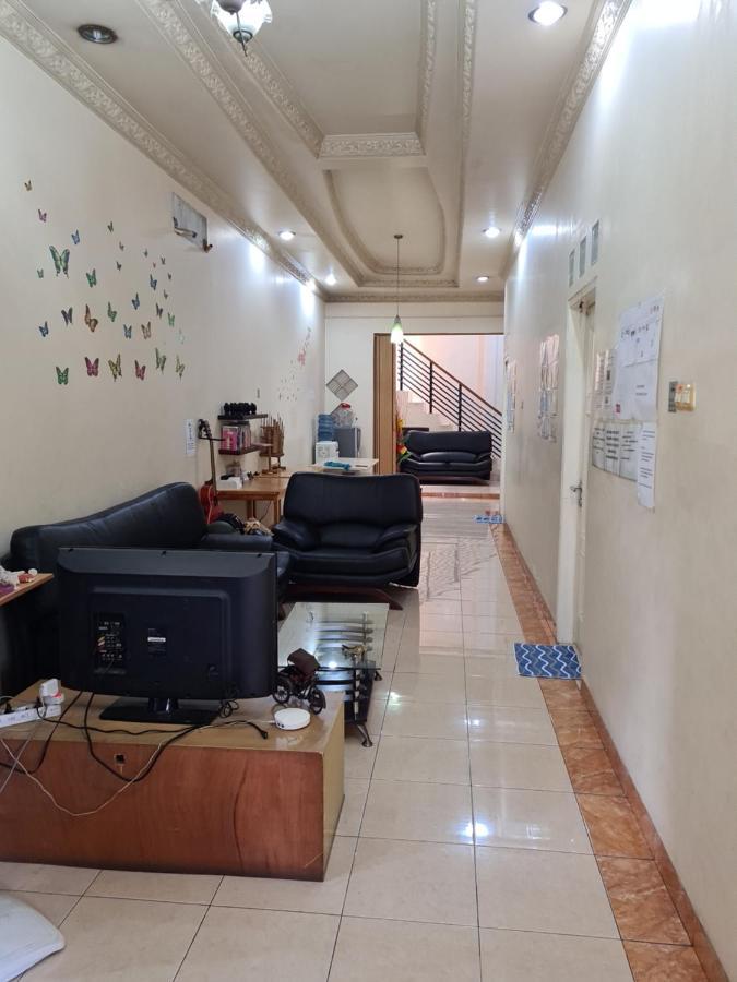 Traveller Home Tangerang Exterior foto