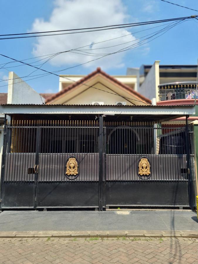 Traveller Home Tangerang Exterior foto
