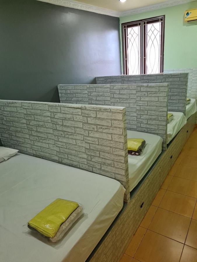 Traveller Home Tangerang Exterior foto
