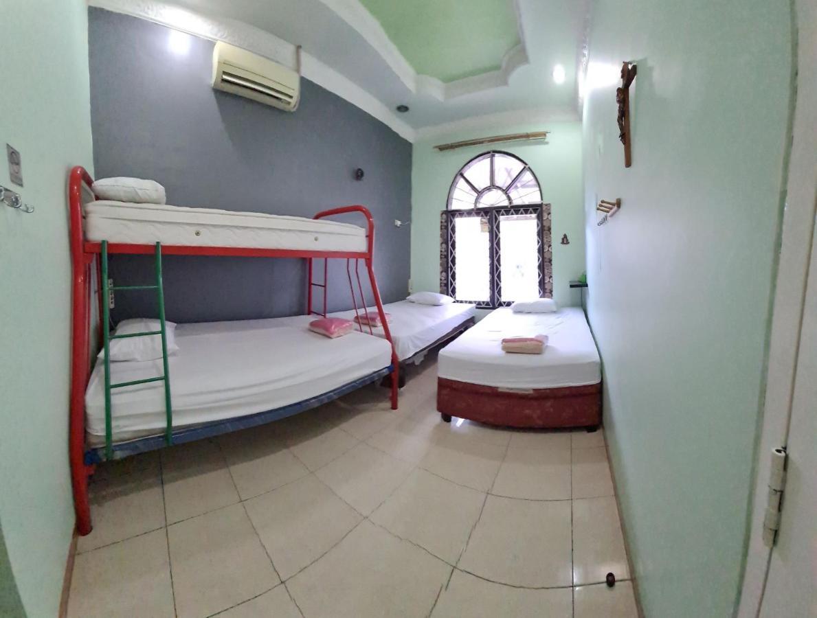 Traveller Home Tangerang Exterior foto
