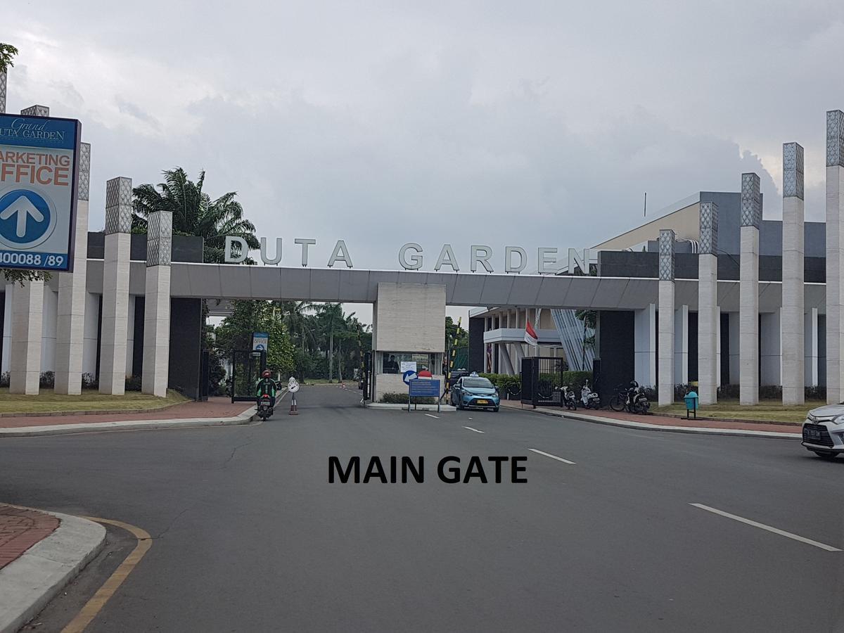 Traveller Home Tangerang Exterior foto