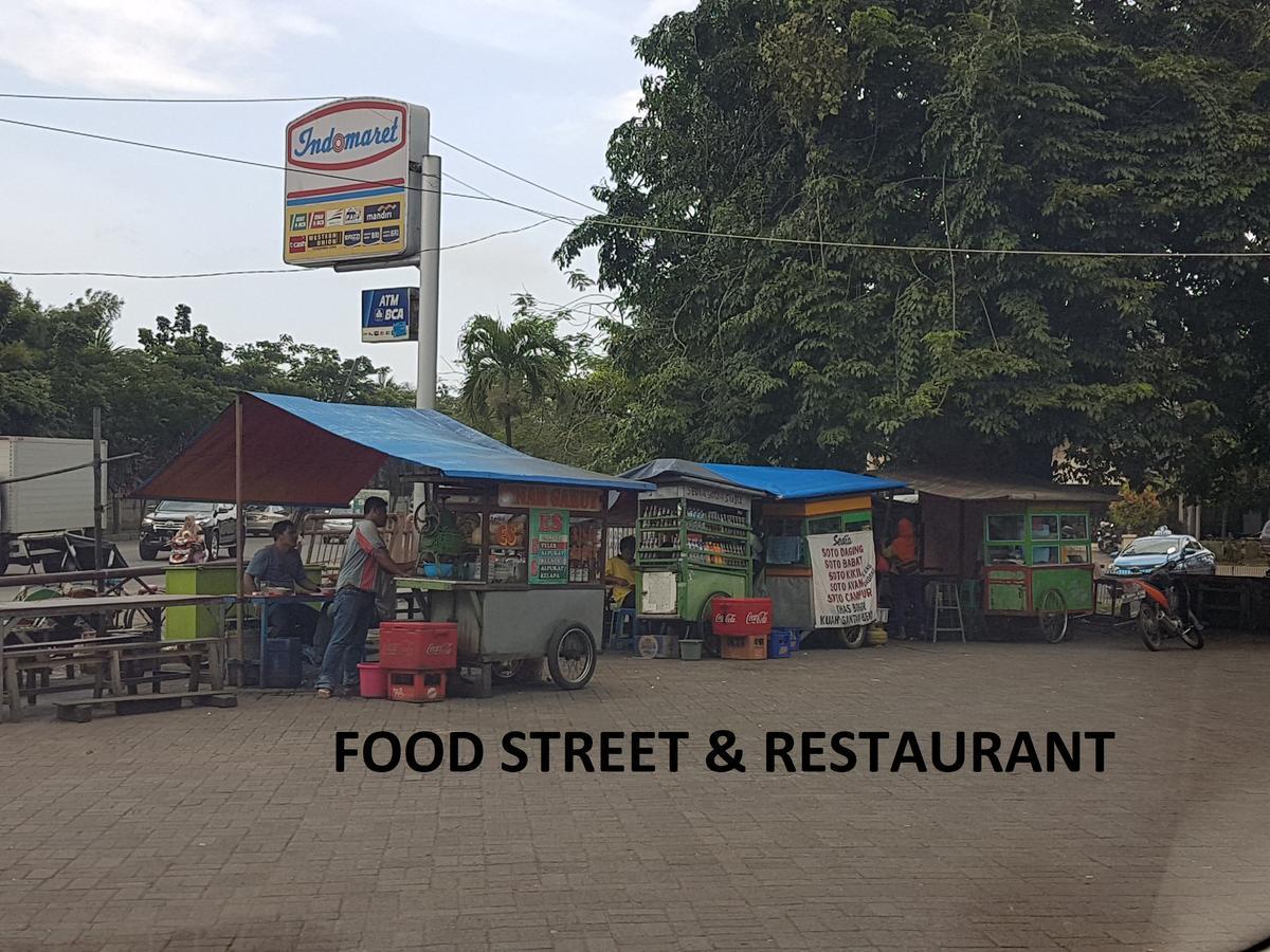 Traveller Home Tangerang Exterior foto
