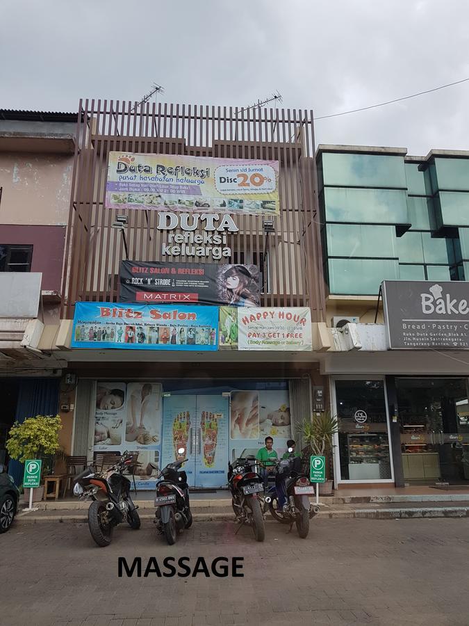 Traveller Home Tangerang Exterior foto